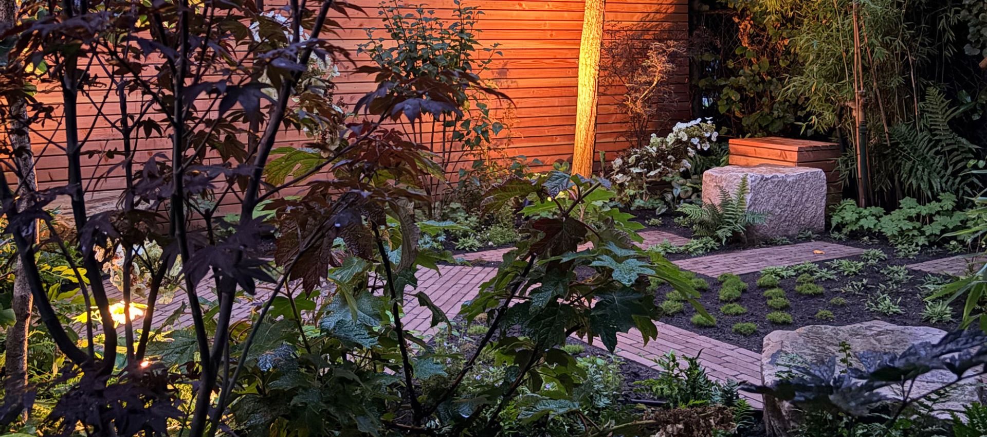 Rückzugsort im Schattengarten